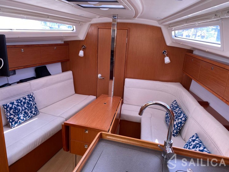 Bavaria 34 - Yacht Charter Sailica