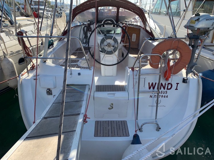 Oceanis 331 - Yacht Charter Sailica