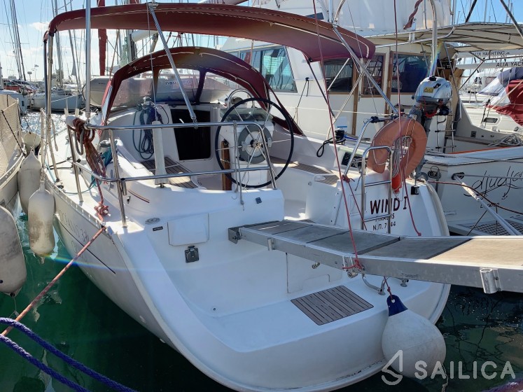 Oceanis 331 - Yacht Charter Sailica