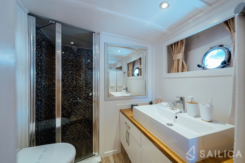 Gulet - Yacht Charter Sailica