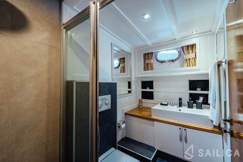 Gulet - Yacht Charter Sailica