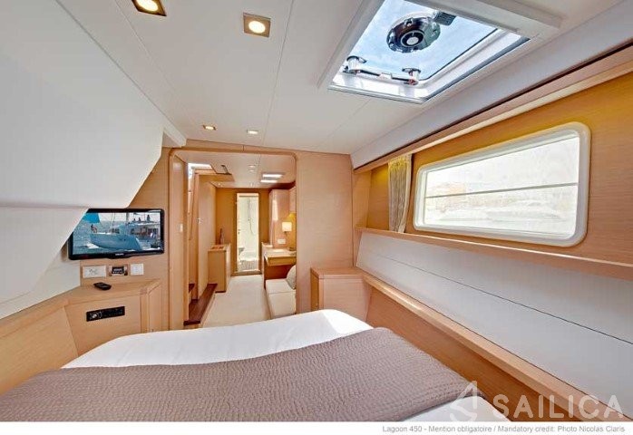Lagoon 450 - Yacht Charter Sailica