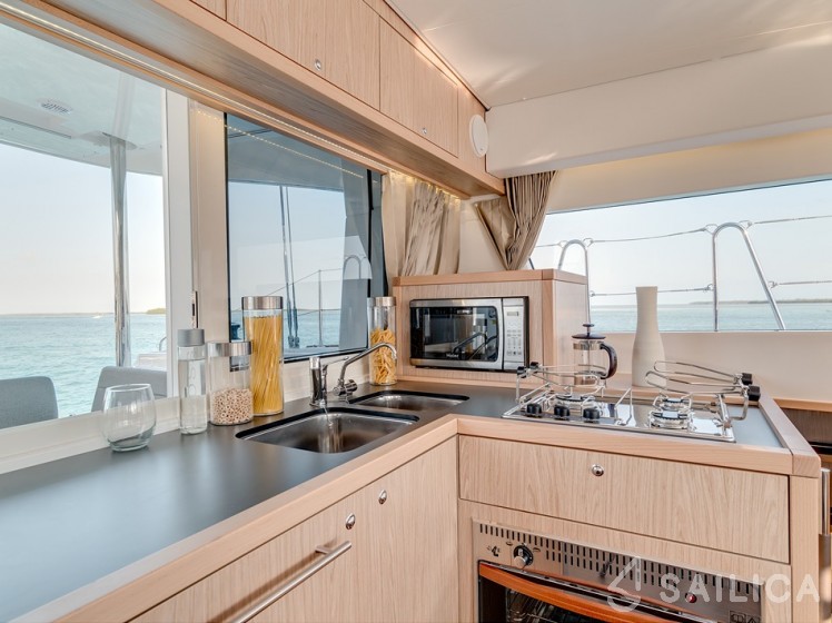 Lagoon 39 - Yacht Charter Sailica