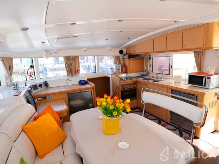 Lagoon 440 - Yacht Charter Sailica