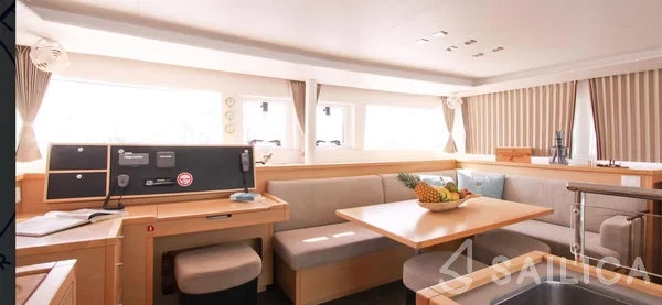 Lagoon 450  Flybridge - Yacht Charter Sailica