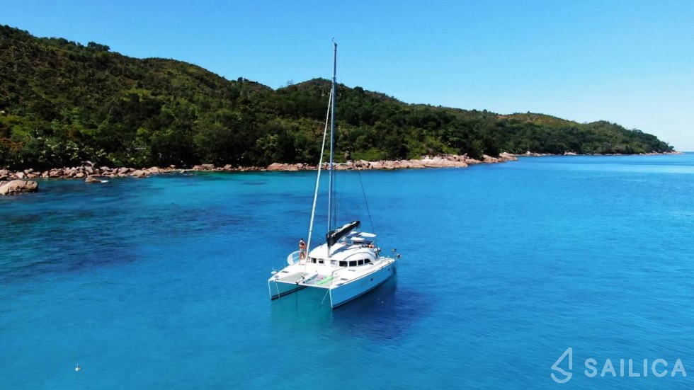 Lagoon 380 S2 - Yacht Charter Sailica
