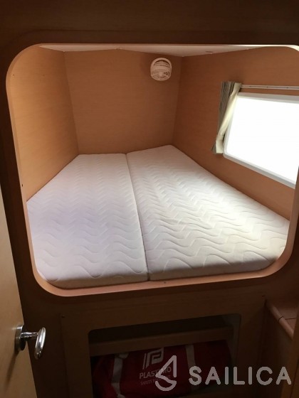 Lagoon 380 S2 - Yacht Charter Sailica