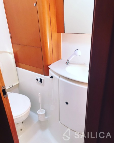 Lagoon 440 - Yacht Charter Sailica