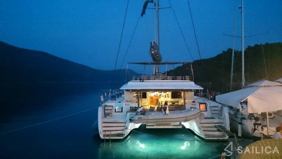 Lagoon 560 - Yacht Charter Sailica
