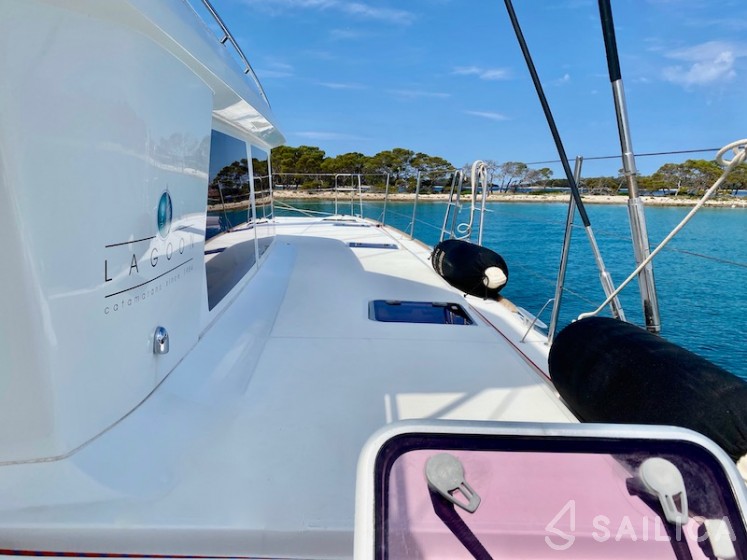 Lagoon 560 - Yacht Charter Sailica
