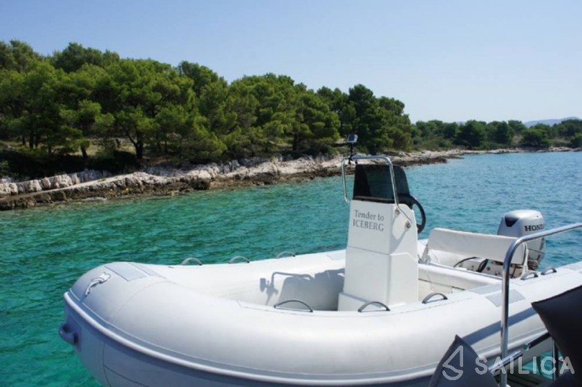 Lagoon 560 - Yacht Charter Sailica