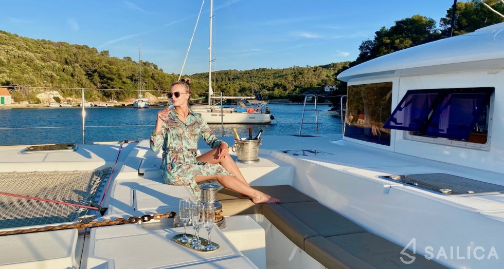Lagoon 560 - Yacht Charter Sailica