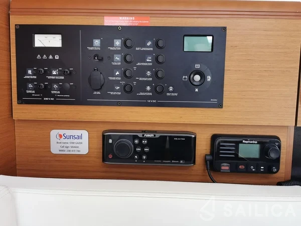 Sun Odyssey 419 - Yacht Charter Sailica