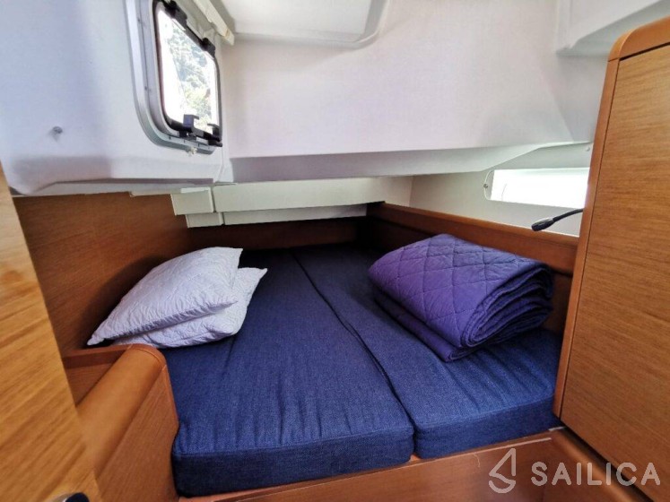 Sun Odyssey 419 - Yacht Charter Sailica