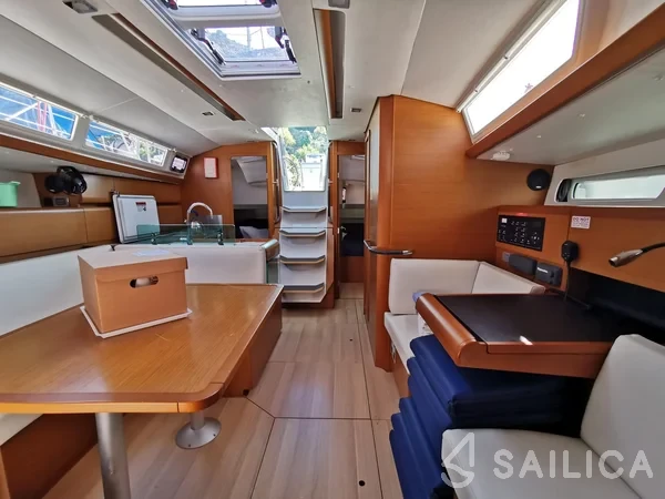 Sun Odyssey 419 - Yacht Charter Sailica