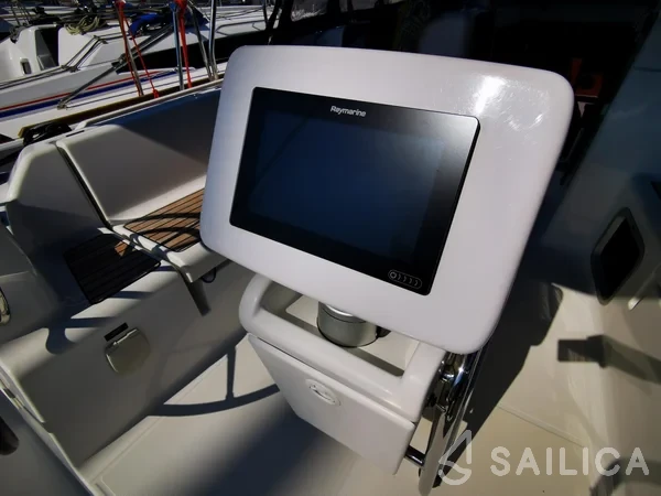 Sun Odyssey 419 - Yacht Charter Sailica