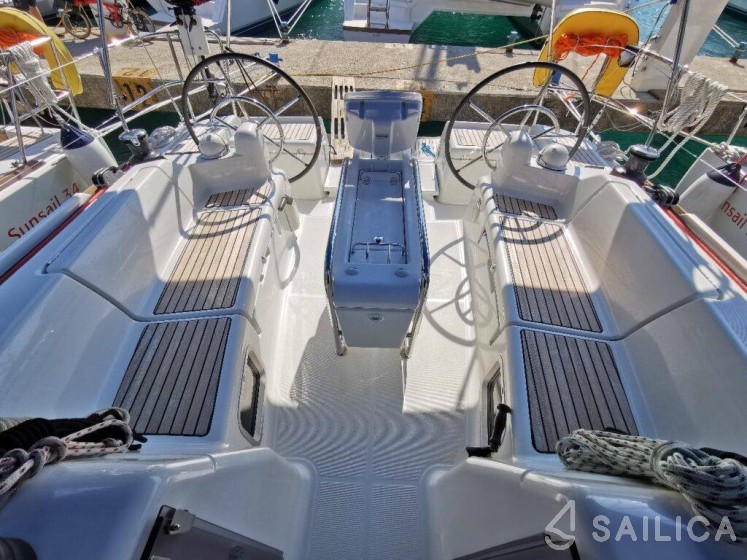 Sun Odyssey 419 - Yacht Charter Sailica