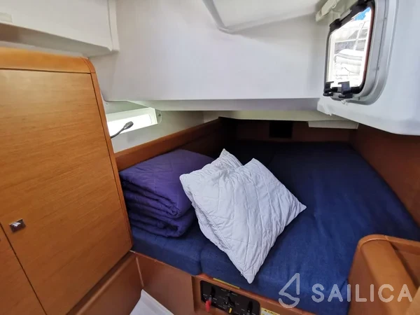Sun Odyssey 419 - Yacht Charter Sailica