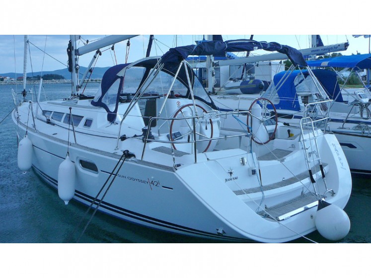 Sun Odyssey 42 i - Yacht Charter Sailica