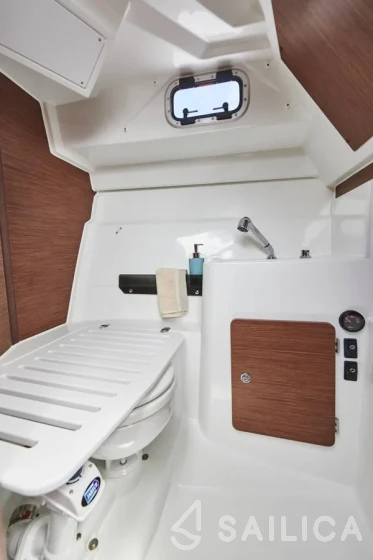 Merry Fisher 795 - Yacht Charter Sailica