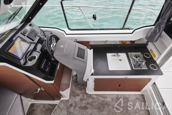 Merry Fisher 795 - Yacht Charter Sailica