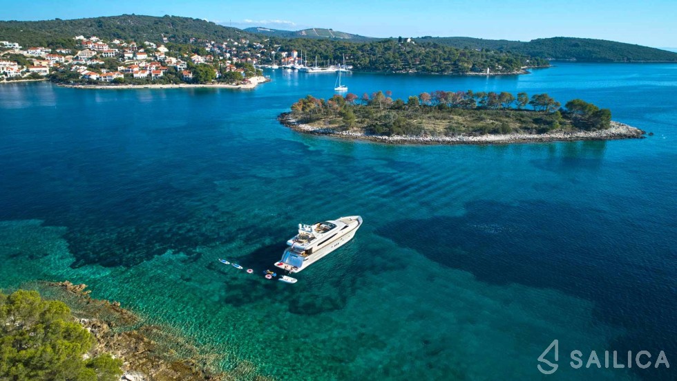 Canados 86 - Yacht Charter Sailica