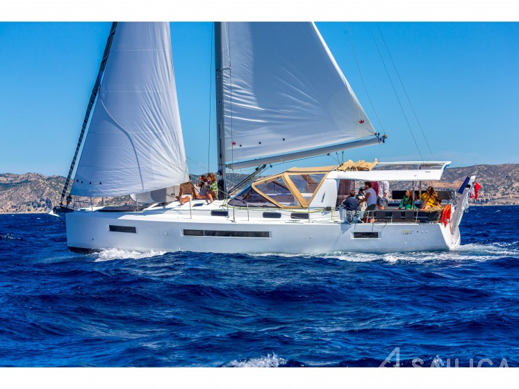 Sun Loft 47 - Yacht Charter Sailica