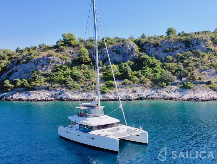 Lagoon 52F - Yacht Charter Sailica