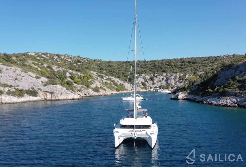 Lagoon 52F - Yacht Charter Sailica