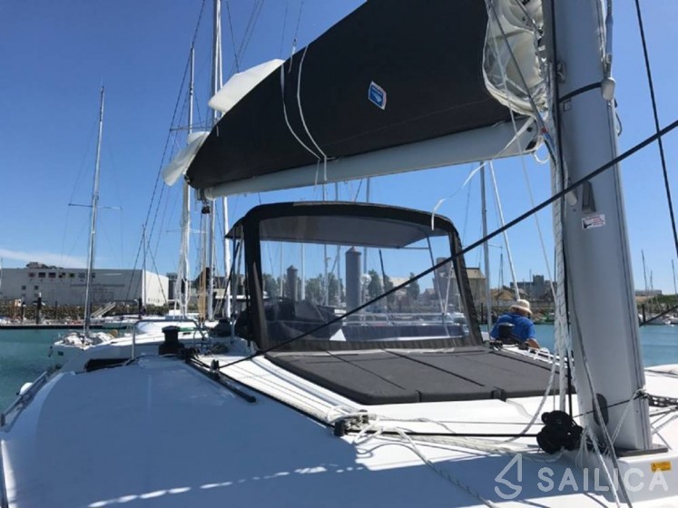 Lagoon 450 Flybridge - Yacht Charter Sailica