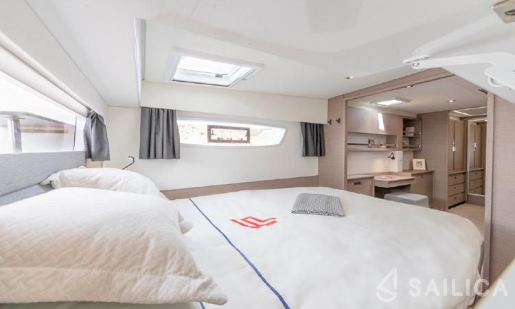 Elba 45 - Yacht Charter Sailica