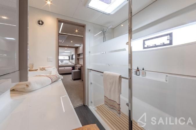 Elba 45 - Yacht Charter Sailica