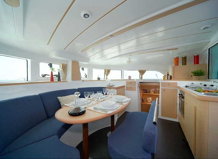 Lagoon 380 - Yacht Charter Sailica
