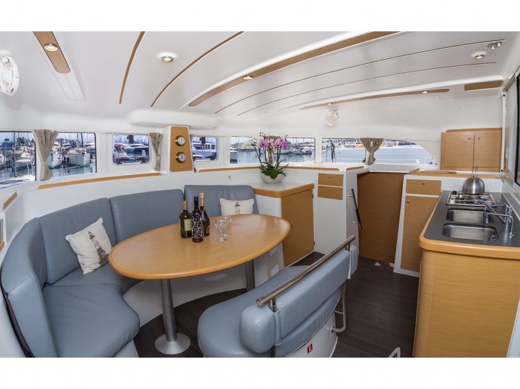Lagoon 380 - Yacht Charter Sailica