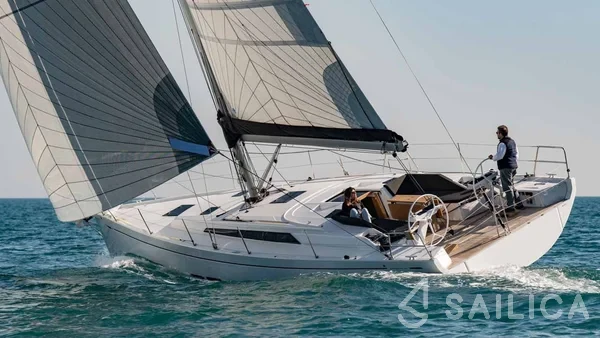 Grand Soleil 44 - Yacht Charter Sailica