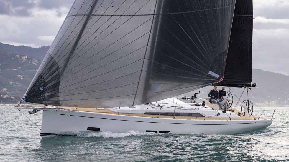 Grand Soleil 44 - Yacht Charter Sailica