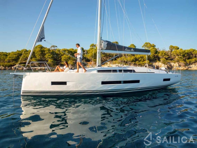 Hanse 410 - Yacht Charter Sailica