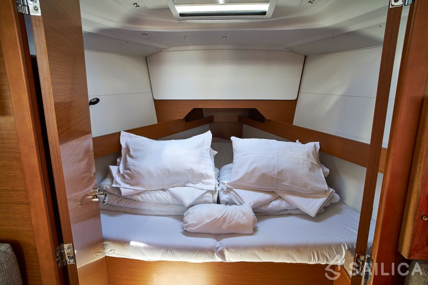 Sun Odyssey 349 - Yacht Charter Sailica