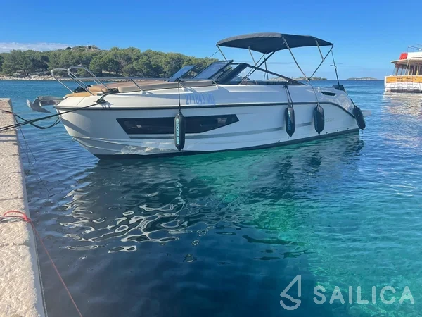 Quicksilver Activ 755 Sundeck - Yacht Charter Sailica