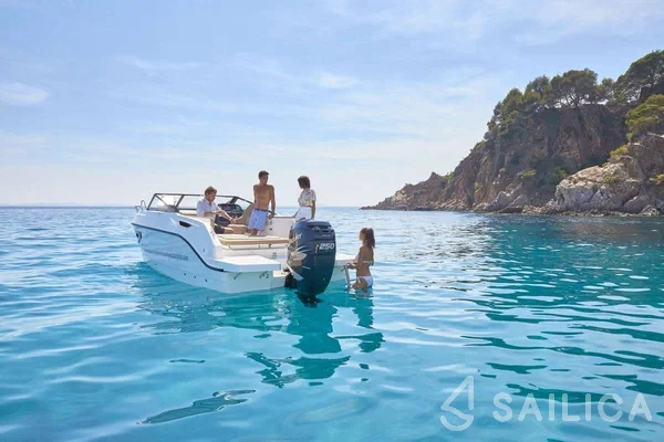 Quicksilver Activ 755 Sundeck - Yacht Charter Sailica