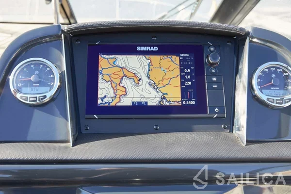 Quicksilver Activ 755 Sundeck - Yacht Charter Sailica