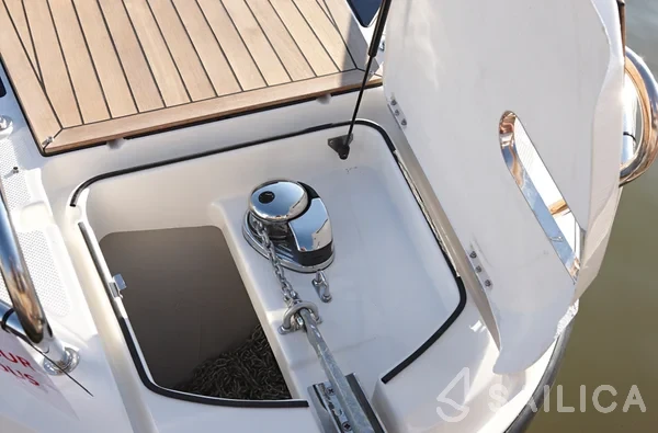 Quicksilver 805 - Yacht Charter Sailica