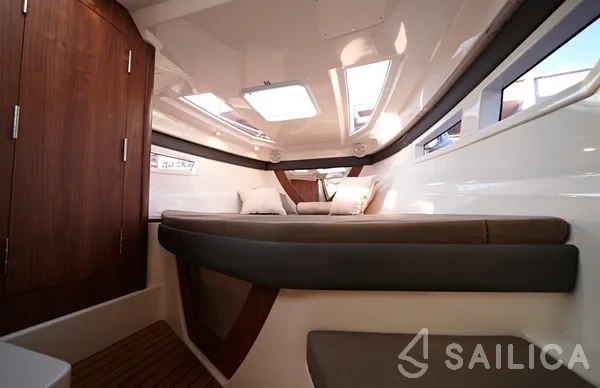Quicksilver 805 - Yacht Charter Sailica