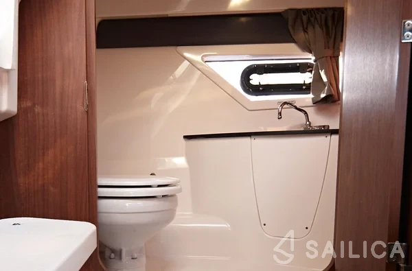 Quicksilver 805 - Yacht Charter Sailica