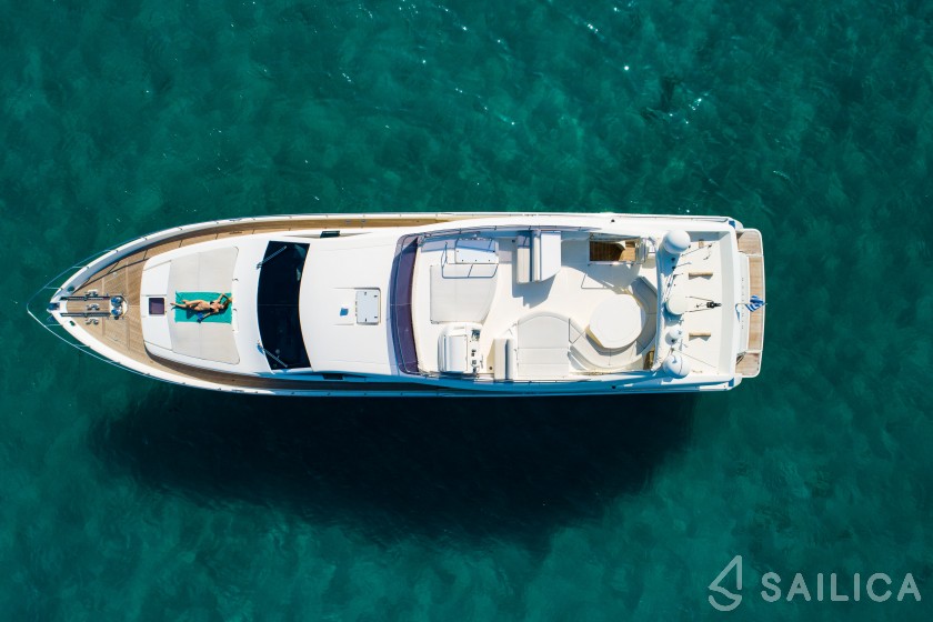 Ferretti 780 - Yacht Charter Sailica