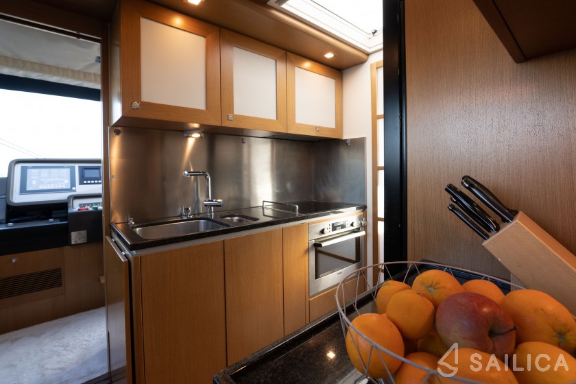 Ferretti 780 - Yacht Charter Sailica