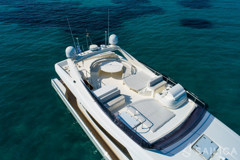 Ferretti 780 - Yacht Charter Sailica