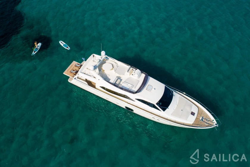 Ferretti 780 - Yacht Charter Sailica