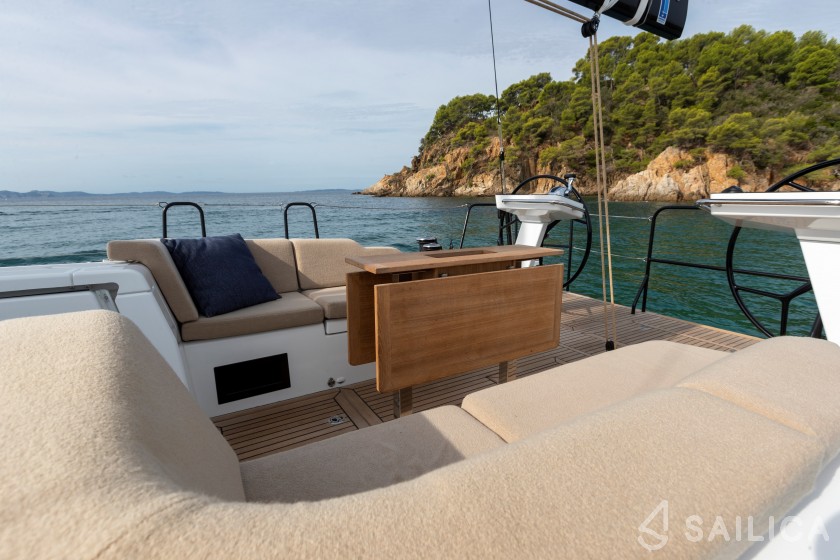 First 44 - Yacht Charter Sailica