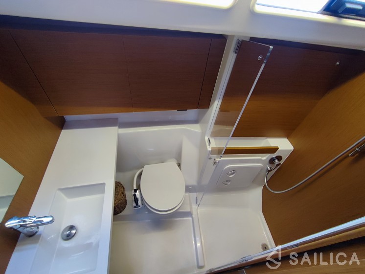 First 44 - Yacht Charter Sailica